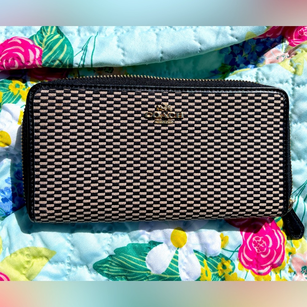 Coach wallet